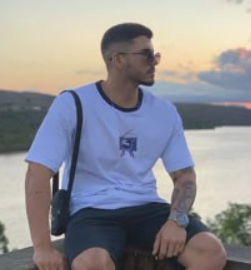 <em>Fernando R.</em>